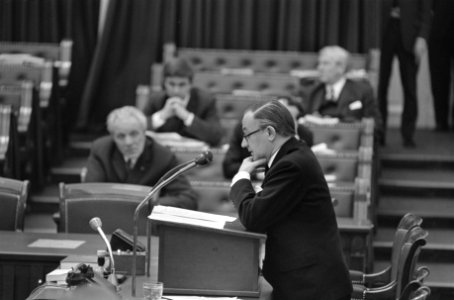 Debat in Tweede Kamer over mogelijke excessen bij militaire acties in Indonesie , Bestanddeelnr 922-2332