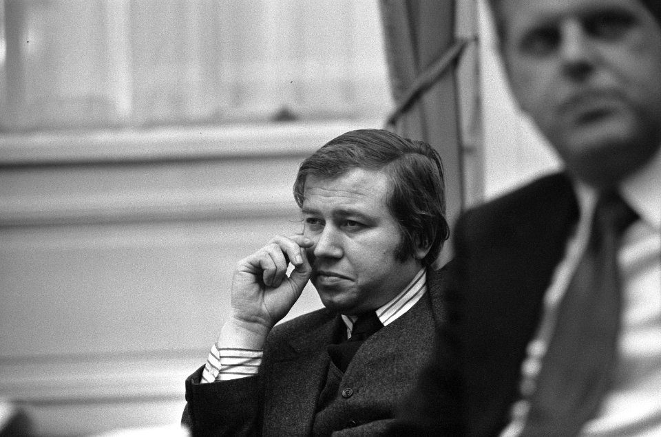 De vermoeide staatssecretaris Van Dam, Bestanddeelnr 926-8975