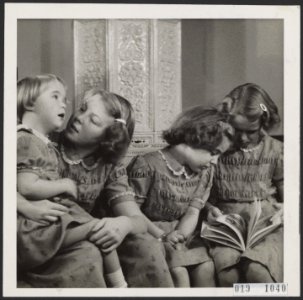 De vier prinsessen op Soestdijk, v.l.n.r. Marijke, Beatrix, Margriet en Irene, Bestanddeelnr 019-1040