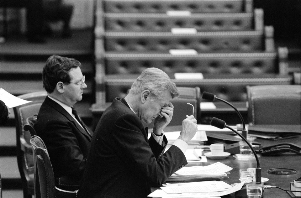 Debat in de Tweede Kamer over 5% loonsverhoging voor verpleegkundigen met minist, Bestanddeelnr 934-4410