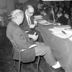 Debat PvdA en PSP in Krasnapolsky, drs. Nederhorst in g, Bestanddeelnr 918-7141