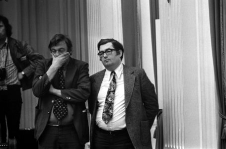 Debat belastingverlaging Tweede Kamer Van Mierlo (l) en Gruijters (r), Bestanddeelnr 927-1029