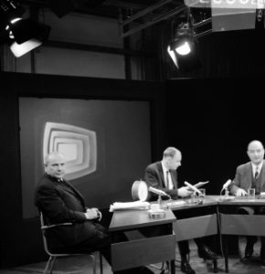 Debat drs. Den Uyl en drs. Schmelzer voor AVRO-TV, Bestanddeelnr 920-0028