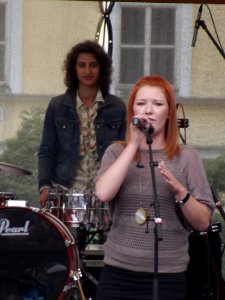 Debbi s kapelou - Debbi a někdo A