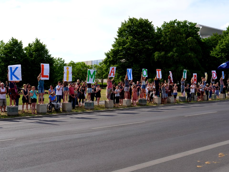 Declaration of the civil climate emergency in Berlin 40