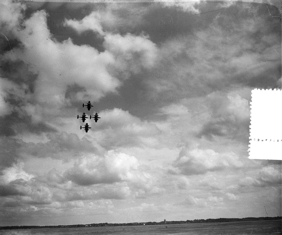 De Vier Ruiten Nederlands Stuntteam met straaljagers onder leiding van Majoor, Bestanddeelnr 905-8369