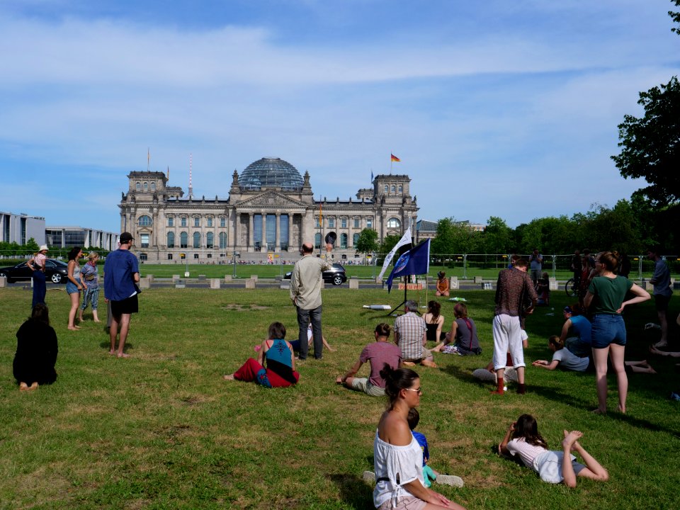 Declaration of the civil climate emergency in Berlin 01