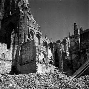 De verwoeste Grote- of St Eusebiuskerk, Bestanddeelnr 900-4406