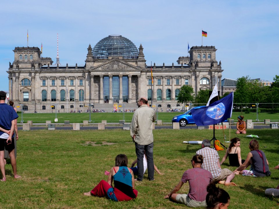 Declaration of the civil climate emergency in Berlin 03