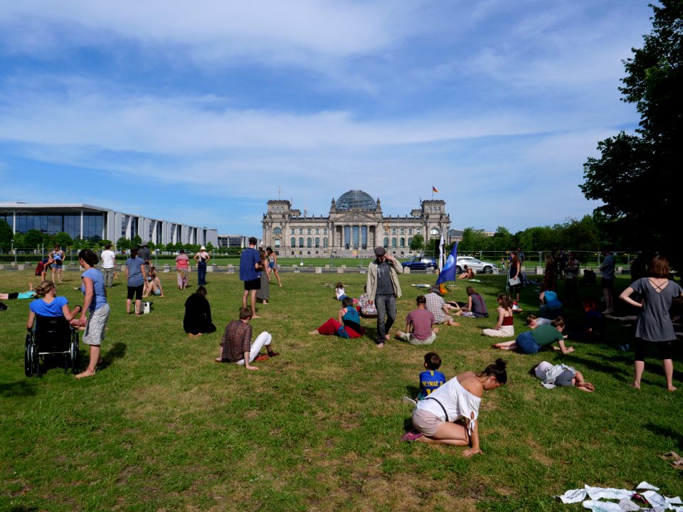 Declaration of the civil climate emergency in Berlin 04