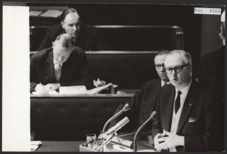 Debat over de vraag of het nederlandse staatshoofd katholiek kan zijn, Bestanddeelnr 090-0868