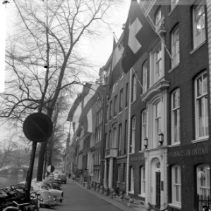 De vlag uit ter gelegenheid van verloving Prinses Irene met Prins Carel Hugo hie, Bestanddeelnr 916-0404