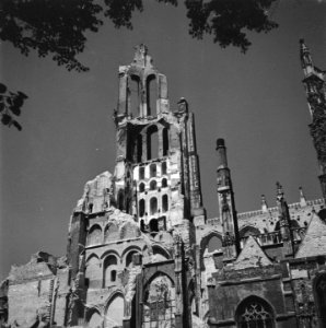 De verwoeste Grote- of St Eusebiuskerk, Bestanddeelnr 900-4410