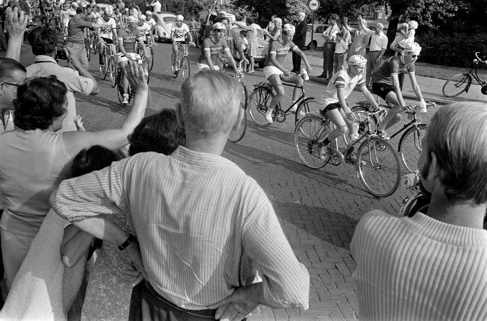 De wielrennertjes vertrekken, Bestanddeelnr 922-6682