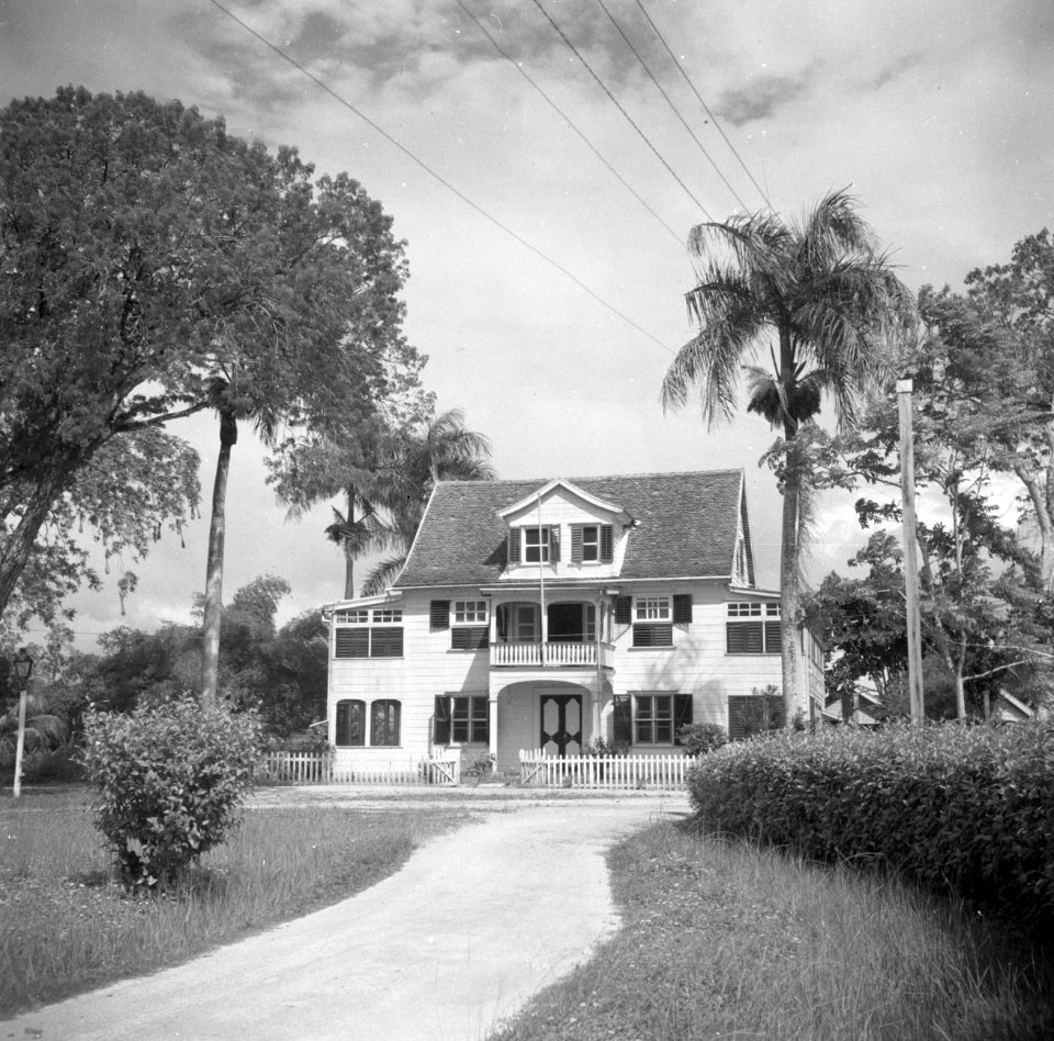 De woning van de districtscommissaris van Nieuw-Amsterdam in Suriname, Bestanddeelnr 252-6519