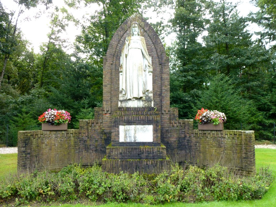 Dekkerswald Groesbeek, Nijmeegsebaan 31, Heilig Hart beeld