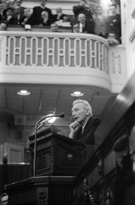 Debat reclame-televisie in Tweede Kamer begonnen. De heer C. Kleijwegt aan het w, Bestanddeelnr 914-9465