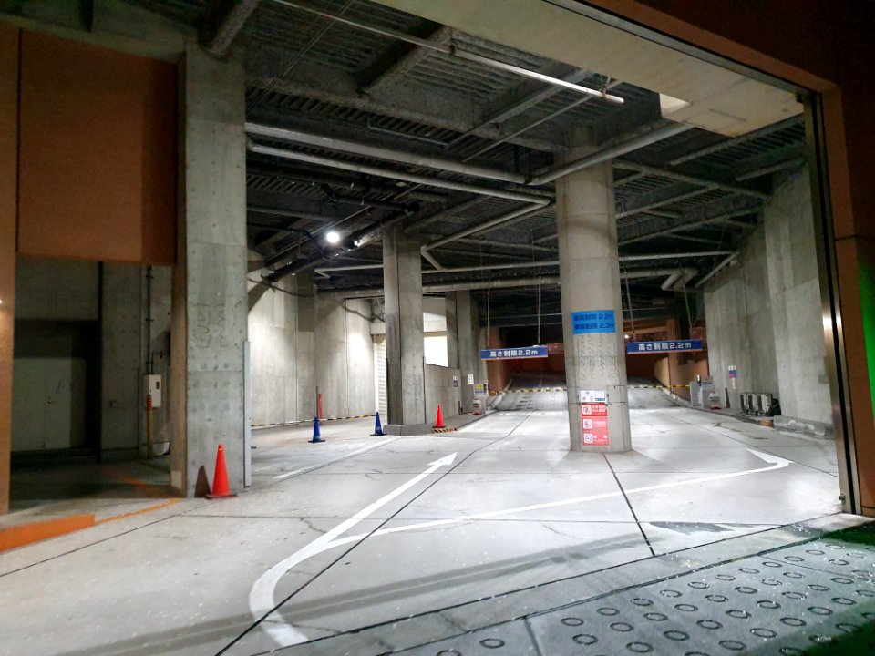 Decks vehicles entrance