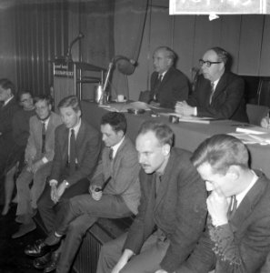 Debat PvdA en PSP in Krasnapolsky, drs. Nederhorst , F. Schreiden (voorzitter KV, Bestanddeelnr 918-7145