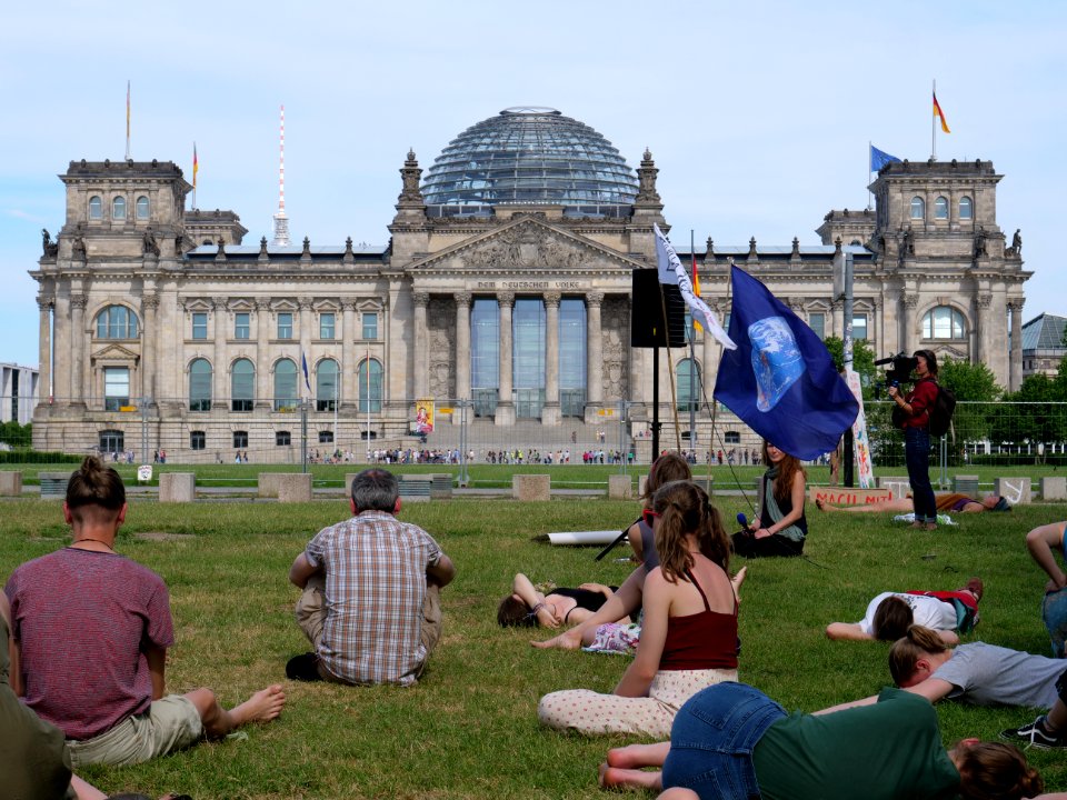 Declaration of the civil climate emergency in Berlin 10