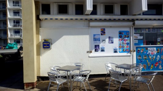 Defibrillator, Sovereign Light Café, Bexhill-on-Sea