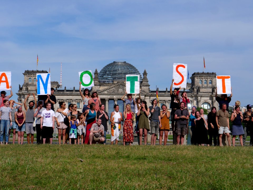 Declaration of the civil climate emergency in Berlin 32