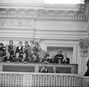 Debat Tweede Kamer inzake Nieuw-Guinea kwestie belangstelling op de publieke tri, Bestanddeelnr 913-7264