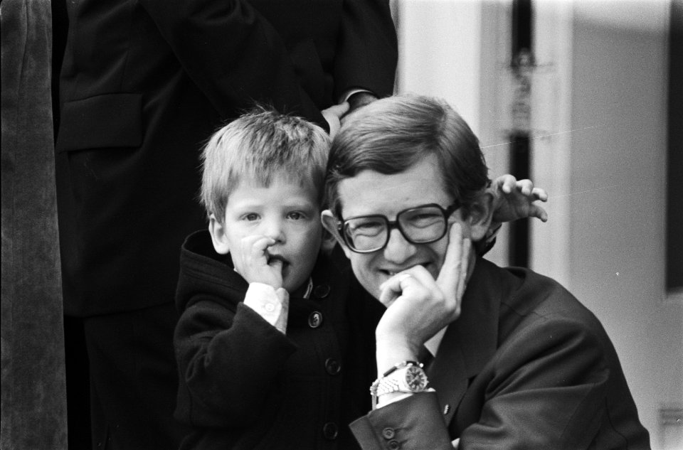 Defile Soestdijk 78 Pieter van Vollenhoven en zoon (close), Bestanddeelnr 929-6977