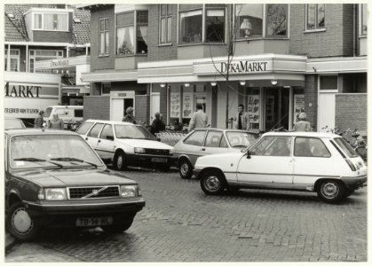 Deka-supermarkt aan de Mr. Cornelis, NL-HlmNHA 54032088