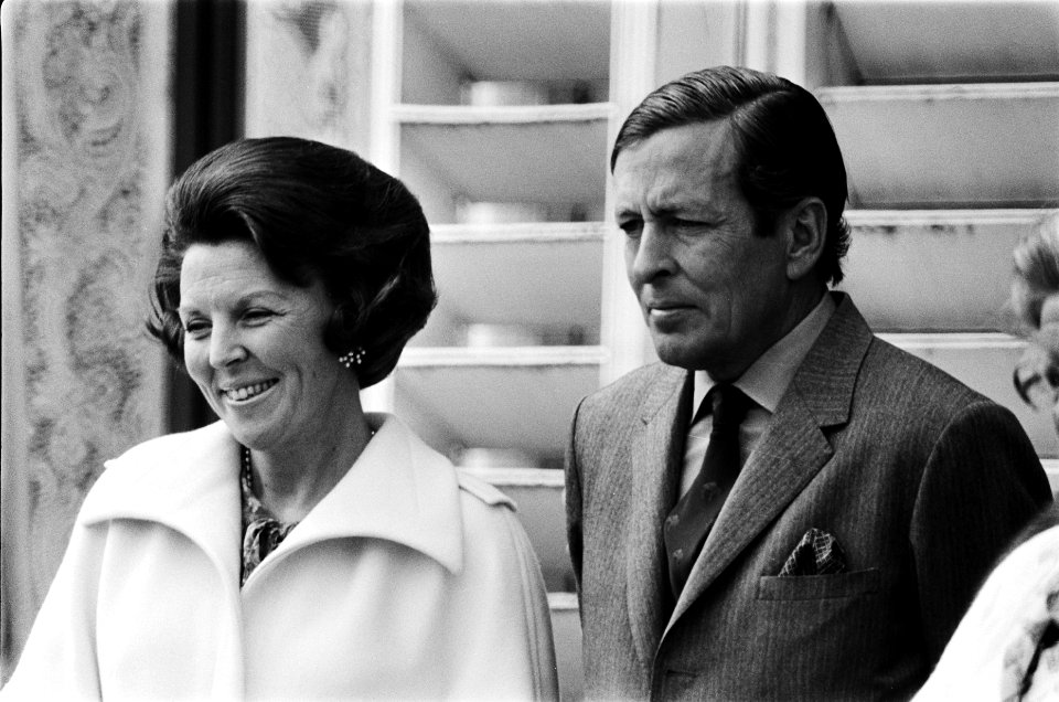 Defile Soestdijk 78 Prinses Beatrix en Prins Claus (koppen), Bestanddeelnr 929-6975