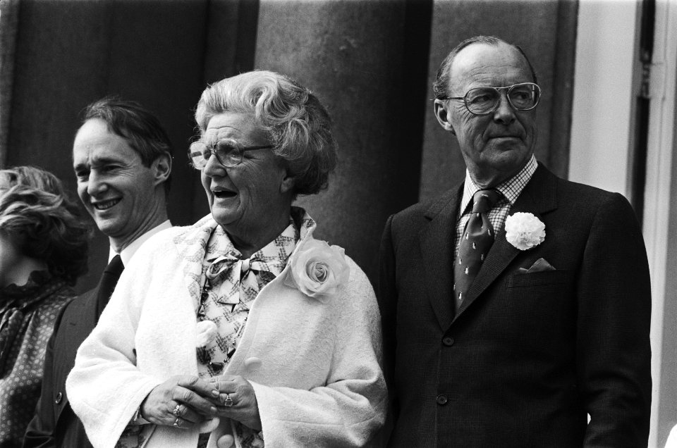Defile Soestdijk 78 koningin Juliana en Prins Bernhard (close), Bestanddeelnr 929-6968