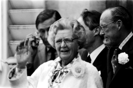 Defile Soestdijk 78 koningin Juliana (koppen), Bestanddeelnr 929-6973