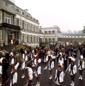 Defile Paleis Soestdijk , verjaardag Koningin Juliana overzichten van het defi, Bestanddeelnr 254-9474