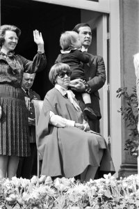 Defile Soestdijk Prinses Christina met Jorge, die jong zoon van Margriet op de , Bestanddeelnr 929-1525