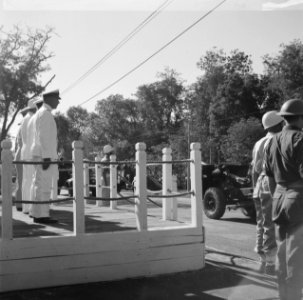 Defilé. Artillerie passeert het rostrum, Bestanddeelnr 11956