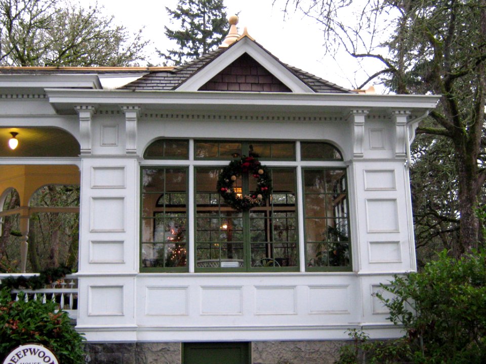 Deepwood Sunroom Christmas