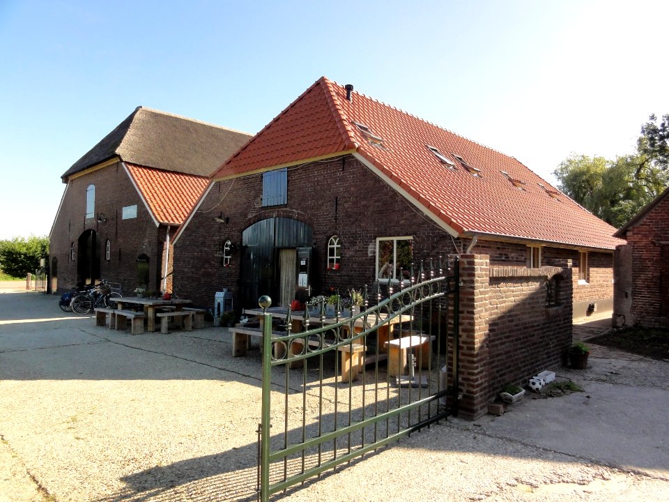 Deest (Druten) Rijksmonument 523802 Uiversnest schuur Van Heemstraweg 2a