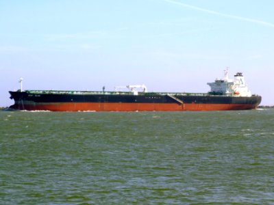 Deep Blue p1 IMO 9299903 leaving Port of Rotterdam, Holland 08-Apr-2007