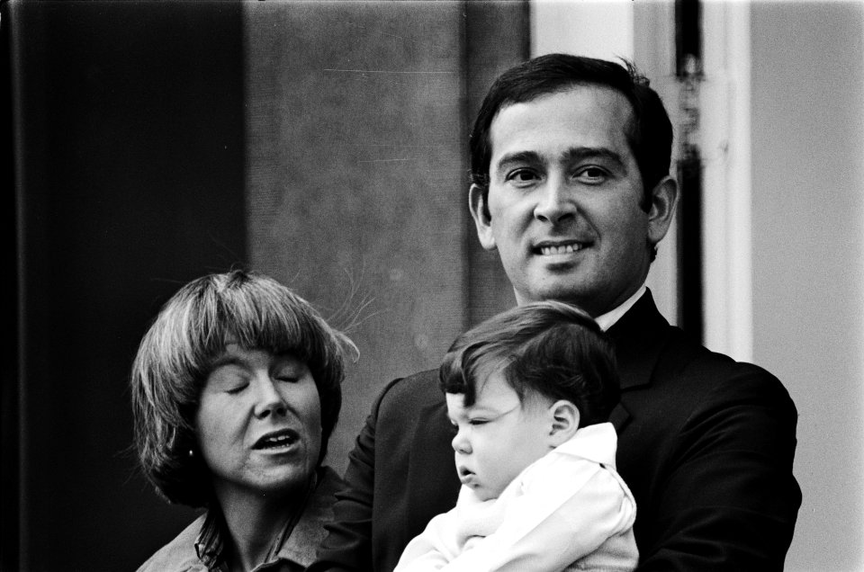 Defile Soestdijk 78 Prinses Christina en Jorge Guillermo met zoon Bernardo (clo, Bestanddeelnr 929-6979