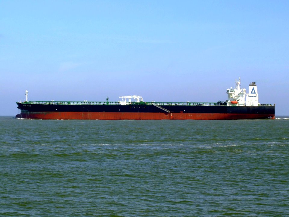 Deep Blue p3 9299903 leaving Port of Rotterdam, Holland 08-Apr-2007