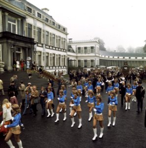 Defile Paleis Soestdijk , verjaardag Koningin Juliana overzichten van het defi, Bestanddeelnr 254-9478