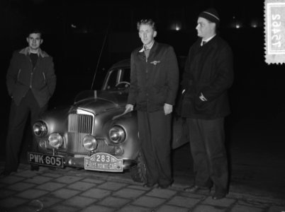 Deelnemers Rally Monte Carlo passeren Amsterdam, Bestanddeelnr 907-5462