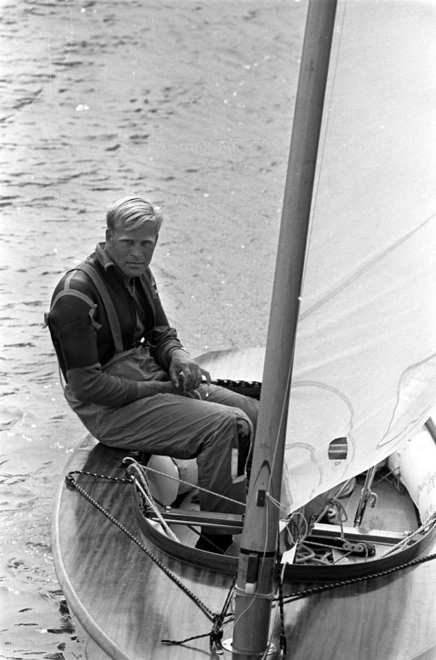 Deelnemer Boudewijn Binkhorst in zijn boot, Bestanddeelnr 921-6318
