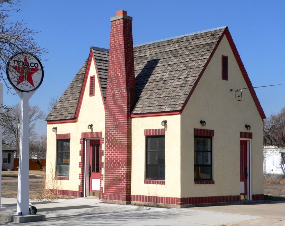 Deerfield KS Texaco station from SE 1