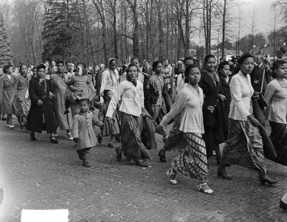 Defile voor Koninklijk gezin op Soestdijk, Bestanddeelnr 904-5454