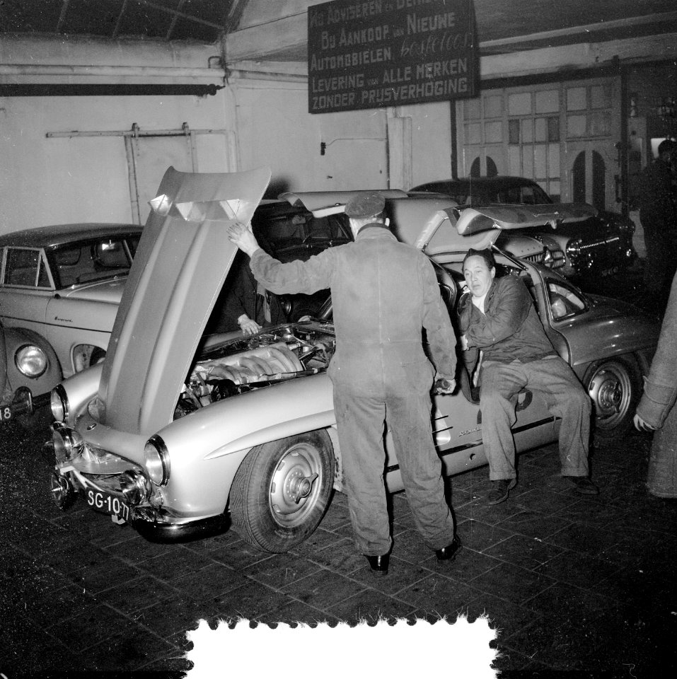 Deelnemers Rally Monte Carlo passeren Amsterdam, Bestanddeelnr 907-5474