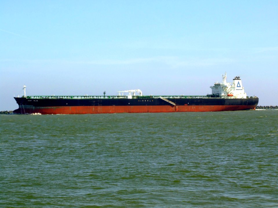 Deep Blue p2 9299903 leaving Port of Rotterdam, Holland 08-Apr-2007