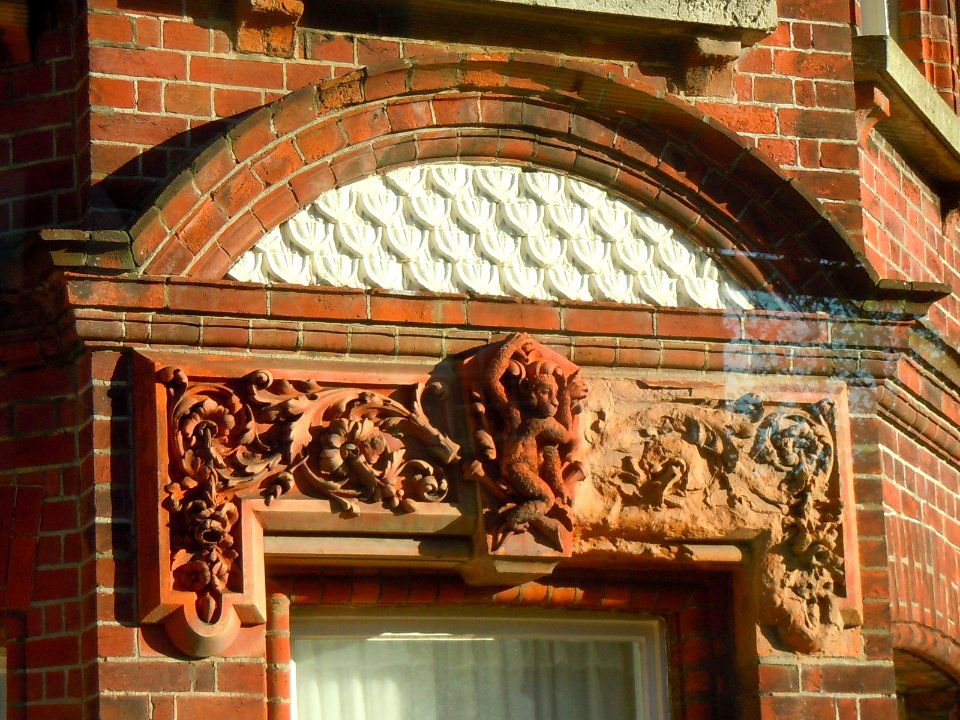 Decorative Festoon on House in Hove (October 2014)