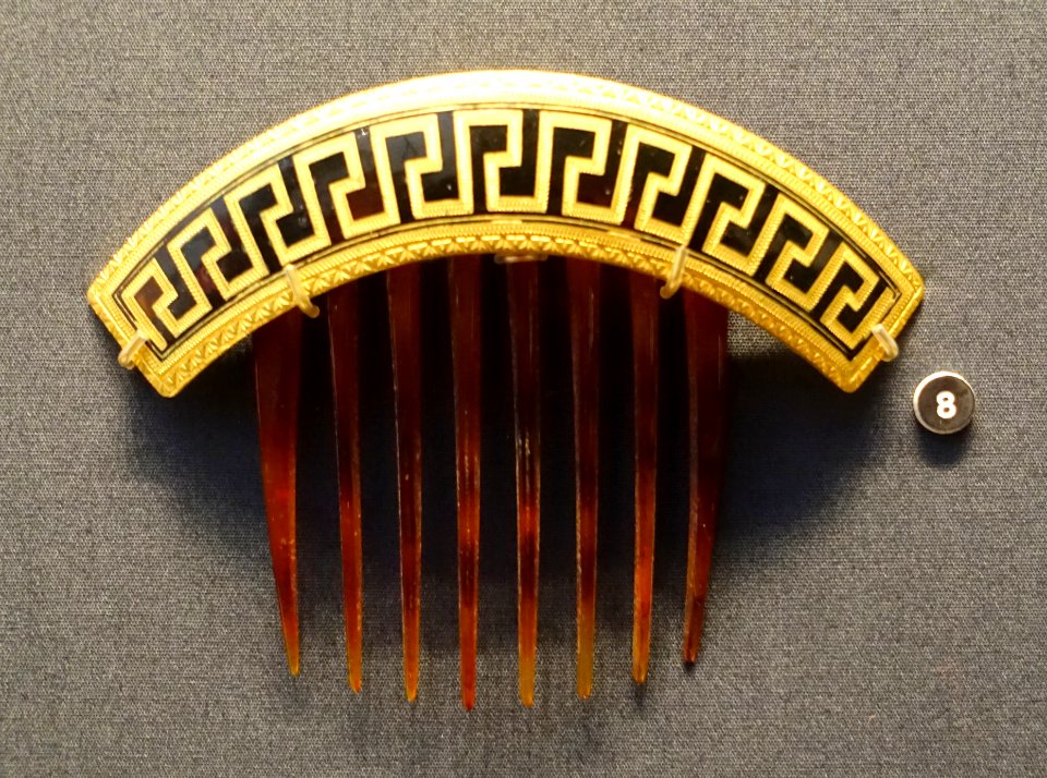 Decorative comb, 1860-1890 - Nordiska museet - Stockholm, Sweden - DSC09753