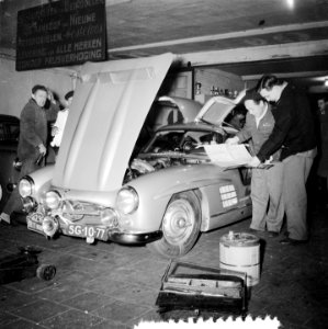 Deelnemers Rally Monte Carlo passeren Amsterdam, Bestanddeelnr 907-5469